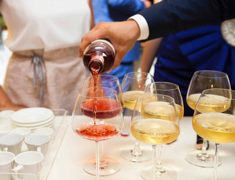 rødvin hvidvin smagning||antal flasker vin pr antal gæster kort